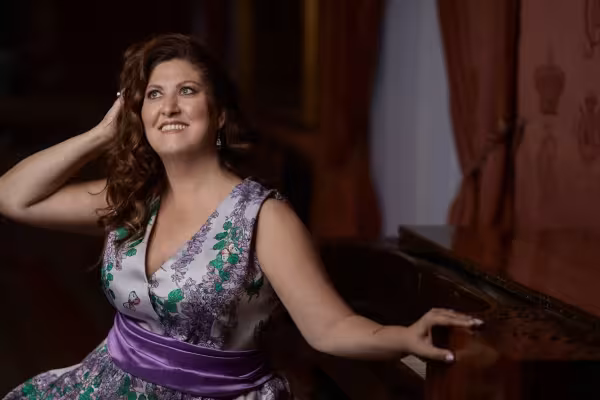 anna-pirozzi-interview-my-parents-used-to-say-that-i-was-born-singing-not-crying-by-helena-matheopoulos-05